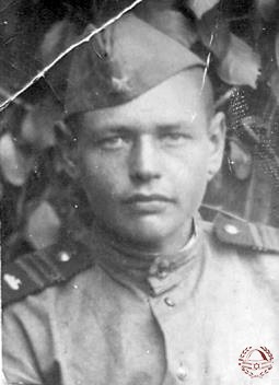 Сержант Леон Коварский. 1945 год .